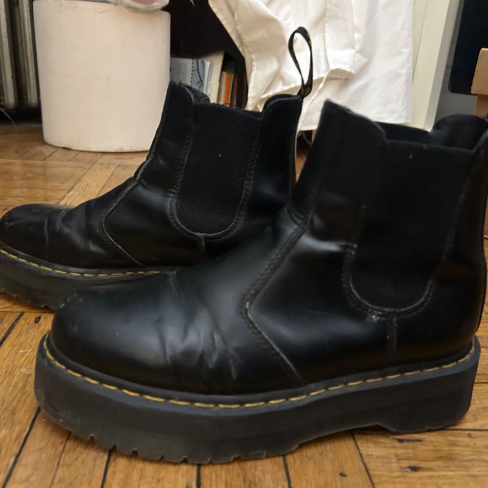 Doc Martens 2976 Leather Platform Chelsea Boots